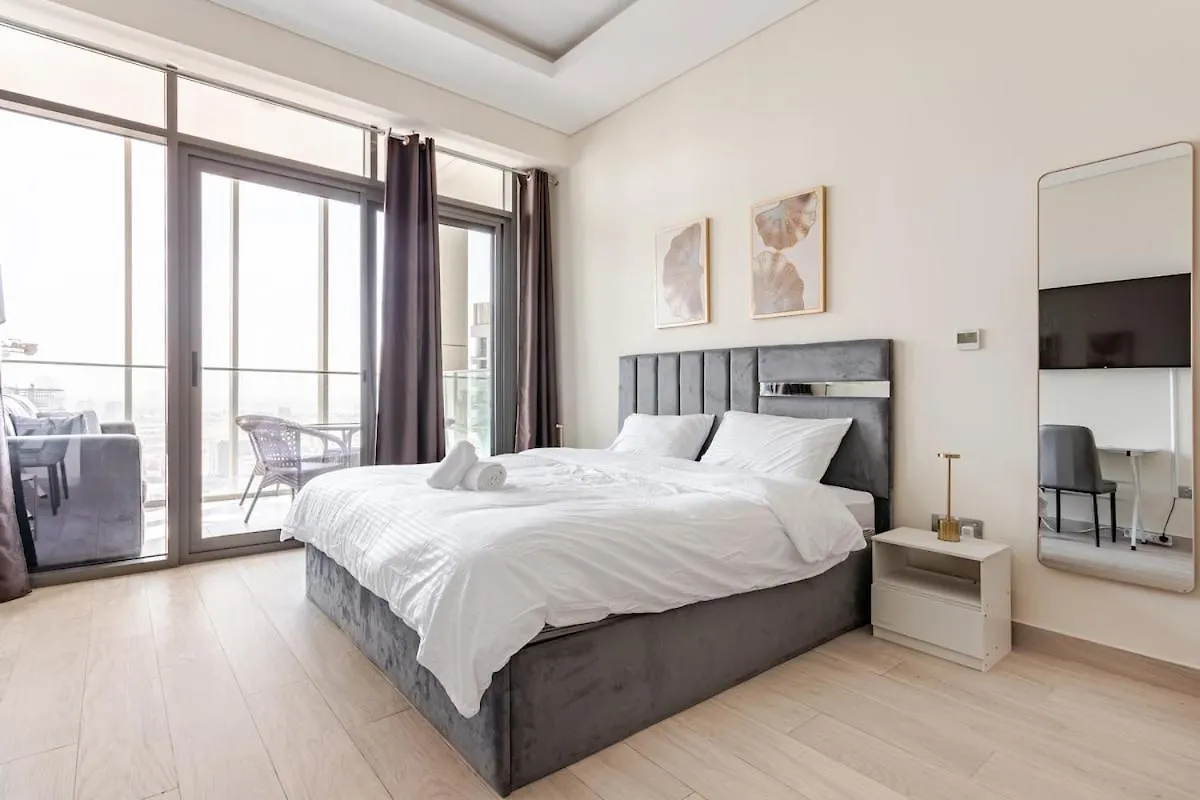 Studio Free Parking Pet Friendly Near Downtown Dubai location